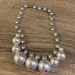 Big pearls necklace